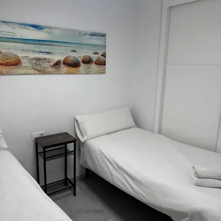 Spacious Top-floor Granada